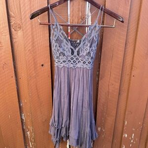Elegant Lace Trim Mini Dress in Gray